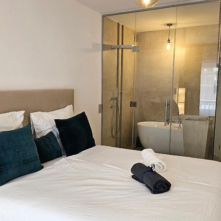Oasis Jacuzzi Retreat Apartment มาร์เบยา ภายนอก รูปภาพ