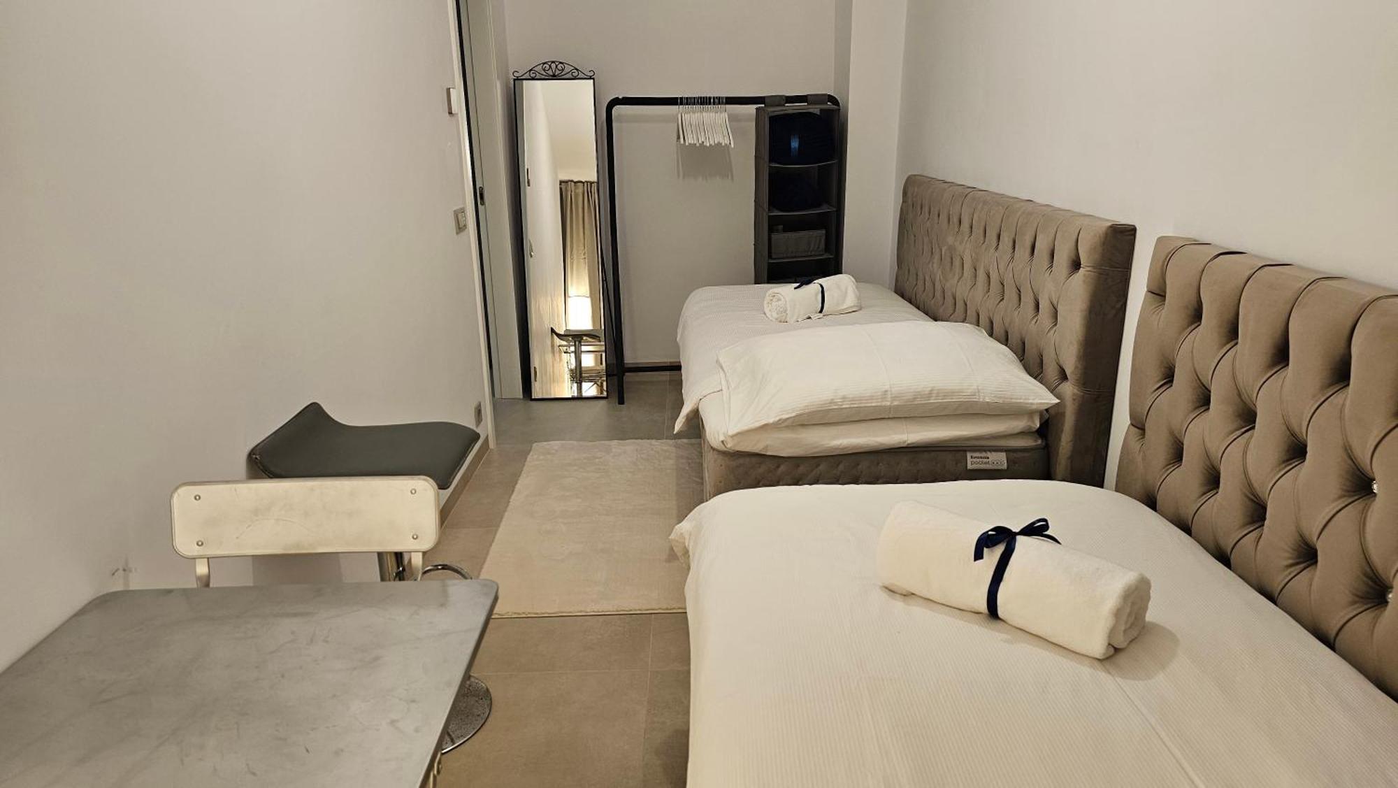 Oasis Jacuzzi Retreat Apartment มาร์เบยา ภายนอก รูปภาพ